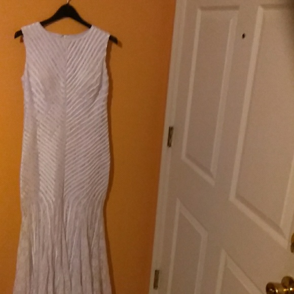 MOSHITACOUTURE WHITE SIZE M DRESS - Picture 7 of 8